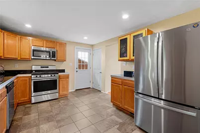3190 Mayflower Dr, Pittsburgh, PA 15227 - Photo 11