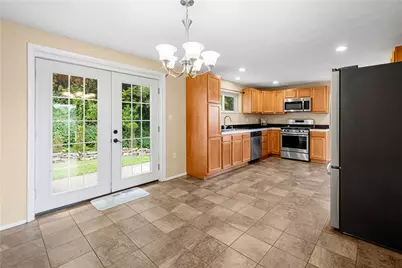 3190 Mayflower Dr, Pittsburgh, PA 15227 - Photo 13