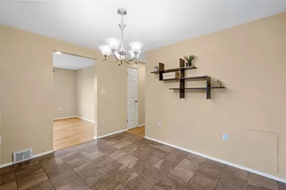 3190 Mayflower Dr, Pittsburgh, PA 15227 - Photo 9