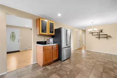 3190 Mayflower Dr, Pittsburgh, PA 15227 - Photo 9