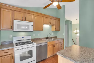 421 Rampart Blvd, Pittsburgh, PA 15068 - Photo 17
