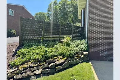135 Hampton Ct, Twp of But SW, PA 16002 - Photo 33