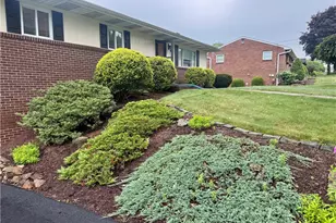 135 Hampton Ct, Twp of But SW, PA 16002 - Photo 3