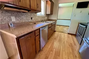 135 Hampton Ct, Twp of But SW, PA 16002 - Photo 9