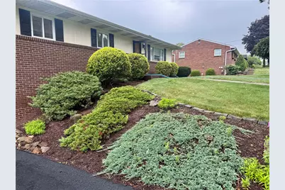 135 Hampton Ct, Twp of But SW, PA 16002 - Photo 3