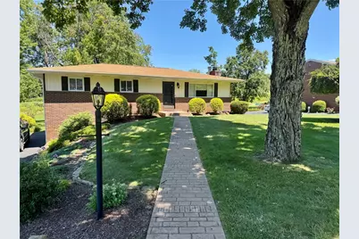 135 Hampton Ct, Twp of But SW, PA 16002 - Photo 1