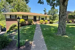 135 Hampton Ct, Twp of But SW, PA 16002 - Photo 1