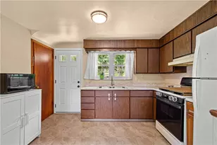 4756 Woodhill Dr, Munhall, PA 15120 - Photo 11
