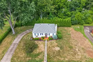 2009 Mohawk Rd, Pittsburgh, PA 15241 - Photo 3
