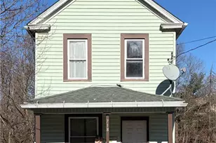 718 Sellers Ave, Jeannette, PA 15644 - Photo 1