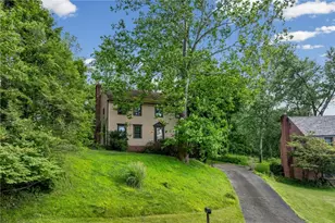 139 Alleyne Dr, Pittsburgh, PA 15215 - Photo 1