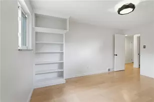 824 Foxland Dr, Pittsburgh, PA 15243 - Photo 21