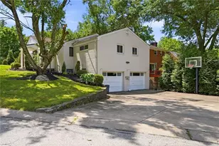 824 Foxland Dr, Pittsburgh, PA 15243 - Photo 37