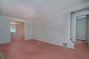 823 Rolling Rock Rd, Baldwin Twp, PA 15234 - Photo 9