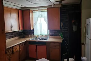 915 Border Ave, Ellwood City, PA 16117 - Photo 21