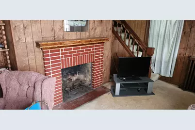 915 Border Avenue, Ellwood City, PA 16117 - Photo 13