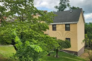 915 Border Ave, Ellwood City, PA 16117 - Photo 5