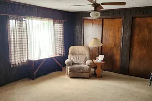 915 Border Ave, Ellwood City, PA 16117 - Photo 17