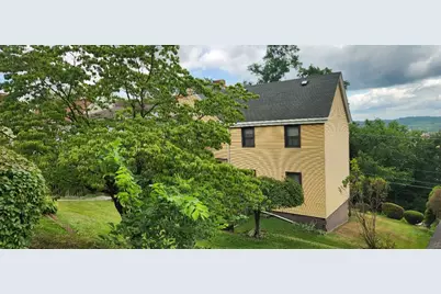 915 Border Avenue, Ellwood City, PA 16117 - Photo 5