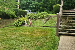 915 Border Ave, Ellwood City, PA 16117 - Photo 7