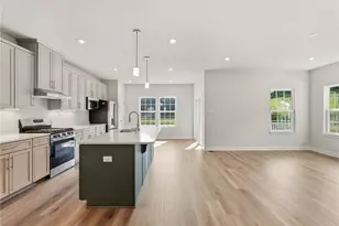 148 Settlers Grove Blvd, Zelienople, PA 16063 - Photo 9