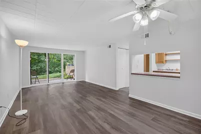 327 Ridge Point Cir #13, South Fayette, PA 15017 - Photo 5