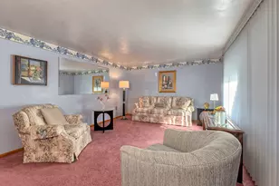 632 Pitcairn Ave, Jeannette, PA 15644 - Photo 9