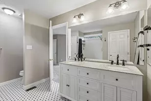 8042 Woodcreek Dr, Bridgeville, PA 15017 - Photo 21