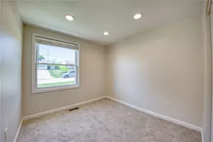 358 Toura Dr, Pittsburgh, PA 15236 - Photo 19