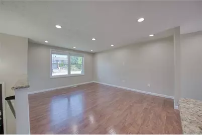 358 Toura Dr, Pittsburgh, PA 15236 - Photo 5