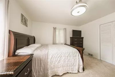 430 Sangree Rd, Ross Twp, PA 15237 - Photo 17