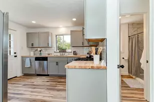 6340 Helen St, South Park, PA 15129 - Photo 9