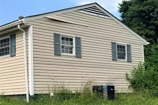 25 Lincoln Ave, Wheatland, PA 16161 - Photo 5