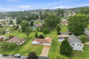 529 Cochran Dr, Hempfield Township, PA 15601 - Photo 19
