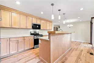 529 Cochran Dr, Hempfield Township, PA 15601 - Photo 5