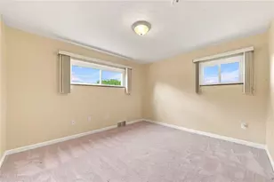 529 Cochran Dr, Hempfield Township, PA 15601 - Photo 11