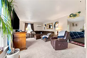 1109 S Grandview St, Youngwood, PA 15697 - Photo 5
