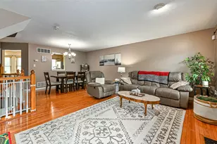 311 Fairfax Ct, Seven Fields Boro, PA 16046 - Photo 5