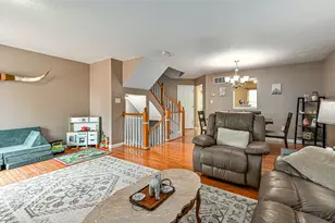311 Fairfax Ct, Seven Fields Boro, PA 16046 - Photo 9