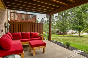 311 Fairfax Ct, Seven Fields Boro, PA 16046 - Photo 3