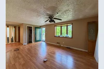 4503 Mapledale Dr, Homestead, PA 15120 - Photo 11