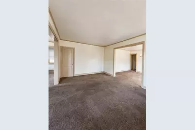 5713 Pocusset St, Pittsburgh, PA 15217 - Photo 13