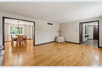 2006 Garrick Dr, Pittsburgh, PA 15235 - Photo 3