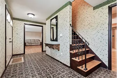 2006 Garrick Dr, Pittsburgh, PA 15235 - Photo 5
