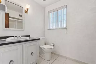 2006 Garrick Dr, Pittsburgh, PA 15235 - Photo 23