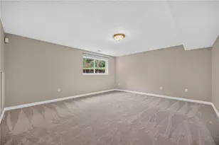1431 Main Blvd, South Park, PA 15129 - Photo 23