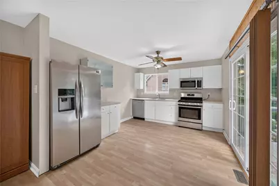 1431 Main Blvd, South Park, PA 15129 - Photo 9