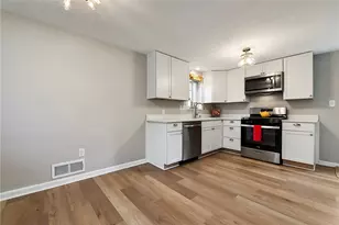 135 Elmont St, Pittsburgh, PA 15205 - Photo 3