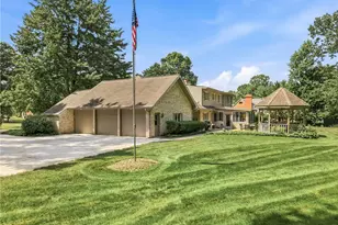 54 Oak Tree Ct, Shenango Township, PA 16159 - Photo 5