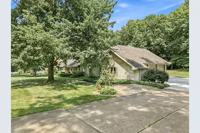 54 Oak Tree Ct, Shenango Township, PA 16159 - Photo 3